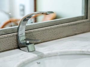 Appartements Appartement de charme, climatise, animaux admis, centre historique de Pezenas - FR-1-607-215 : photos des chambres