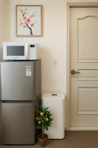 Seoyooni Stay 4-Min Walk to Seoul Station, Up to 4 Guests, N Seoul Tower, Gwanghwamun, Gwangjang Market