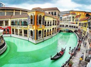 Morgan Suite a6 BGC shortwalk Venice Canal Mall