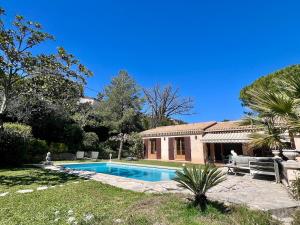 Charming Provençal Villa with pool and garden