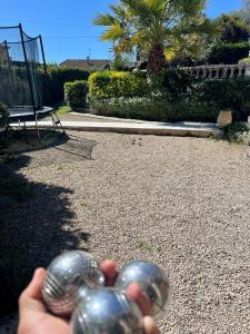 Villas Charming Provencal Villa with pool and garden : photos des chambres