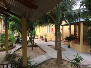 Nhà Nghỉ Sứ Trắng