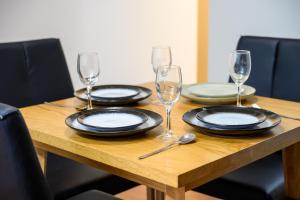 5BR Peaceful Oasis with Wifi Garage