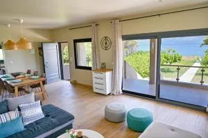 Sea Echoes Villa on the beach, Pefki, Evia - Neokhórion