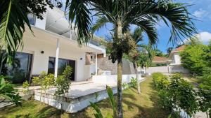 Steberg 6, Villa with sea view in Meanam