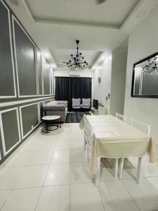 StayDCassia