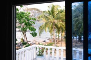 Lovesick Hostel & Bar Mpai Bay