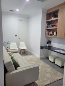 Newly built Duplex type home - 4km to North Terrace Adelaide