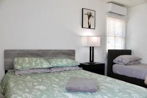 Los Angeles Blue Nest