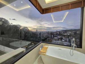 Luxury Seaview Villa in Patong - Villa Yona