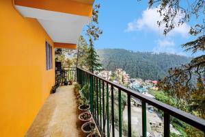 Super Hotel O Kanlog Near ISBT Shimla Formerly Pine View Homestay