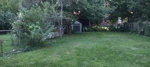 1-bdrm apartment 3 min walk to McMaster University