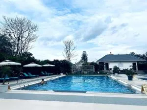 TVR resort - Luxury Villas With Bathtub and Pool - Kushālnagar