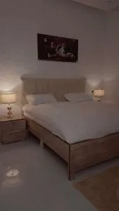 شقه واستديو فندقيه غرفه وصاله - Abū Qa‘ar