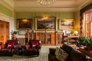 Errol Park - Stately Home & Views Sleeps 40