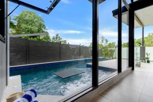 Belle Escapes Bluewater Breeze