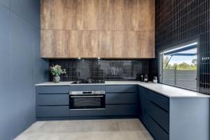 Belle Escapes Bluewater Breeze