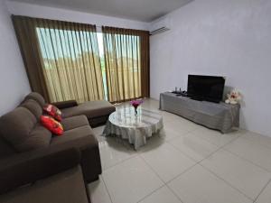 Homelite Eco Park Condominium