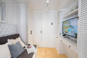 Cozy & Peaceful Disney Netflix 65INCHTV Fast WiFi