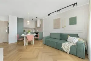 Kolumba Charming Apartment with Balcony & Parking in Kołobrzeg by Noclegi Renters - Zieleniewo