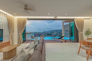 Luxury Seaview Villa in Patong - Villa Yona