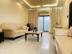 HOSTEL LIVHUB- Perfect stay for working professionals in Viman Nagar