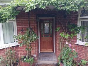 Pen-y-Bryn Hilltop Rest - Self contained 2 bed apt - Max 4 people