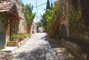 פינה שקטה בראש פינה העתיקה Quite Corner in old Rosh-Pina - Peer ‘Am