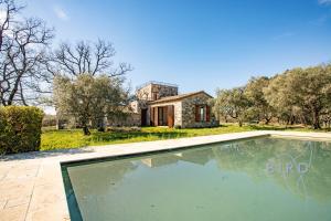 Villas Magnificent stone house in the heart of the Fayence region : photos des chambres