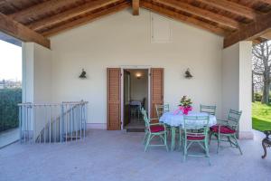 Alloggio romantico nel verde in fronte Acquardens