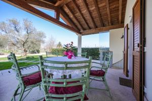 Alloggio romantico nel verde in fronte Acquardens