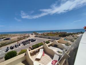 Studio 210, Héliopolis AB, Village naturiste