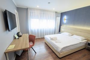 Deluxe Double Room room in The Embassy Nord