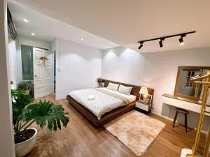 Santorini Homestay - Ấp Ða Thành