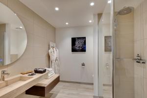Hotels La Cote Saint Jacques : photos des chambres