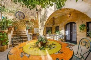 Cosy Hideaways in Traditional Maltese House - Tal-Ħamrija