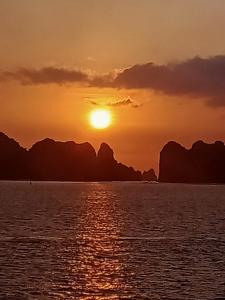 Amanda cruise 5 star ha long bay
