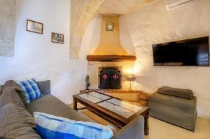 Cosy Hideaways in Traditional Maltese House