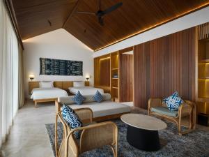 Villa Toro Spacious 6BR Walk to Beach