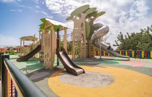 4 Bedroom Gorgeous Home In Marbella