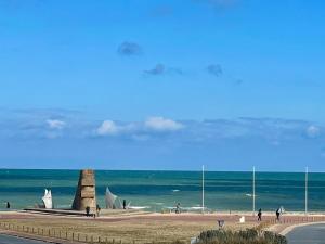 Villa des Braves in Omaha Beach, sea view