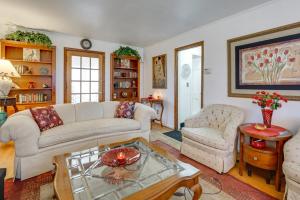 3 bedroom colonial house