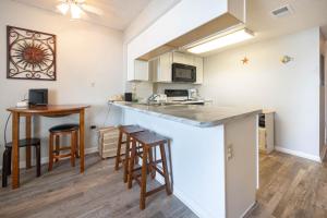 Gulf Shores Surf & Racquet 303A condo