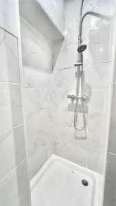 Studio avec Terasse / Wifi / Parking - LʼIsle-dʼEspagnac