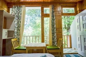 Ailyak Stays and Cafe, Shoja, Jibhi