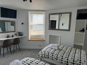 Twin Room with Sea View room in St Georges