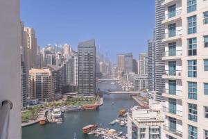 Gorgeous 1 Bedroom in DEC Tower with Marina Views
