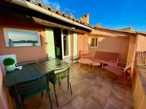 Appartement cosy avec terrasse et vue dégagée - Vénéjan