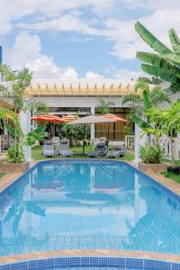 E L Westensee Resort