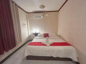 Curv Hotels minutes to Airport- Malls